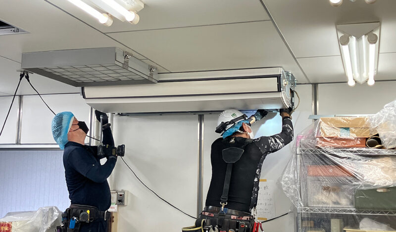 和菓子製造工場様に天吊り式エアコン(空調機)の更新工事を実施しました。のアイキャッチ