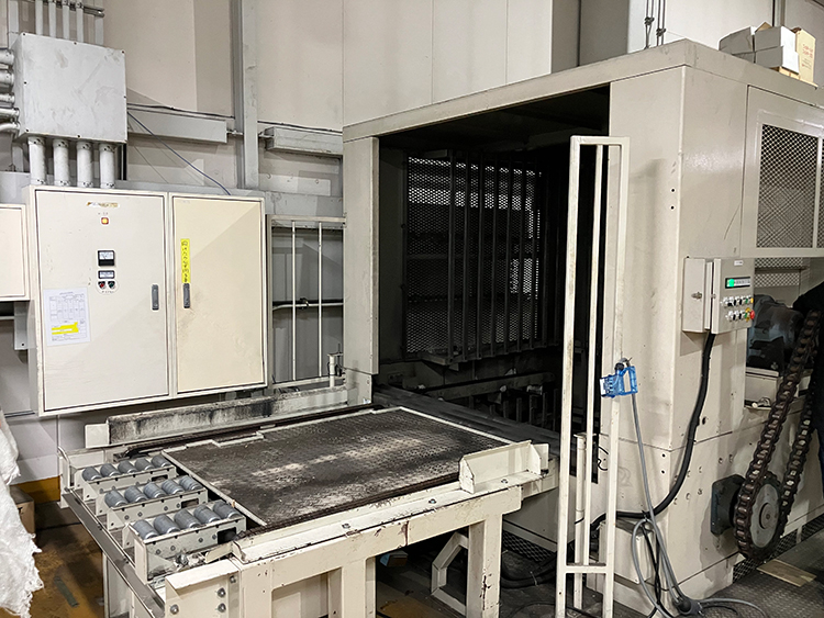 点検を行った垂直搬送機