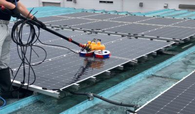 食品工場様に2回目となる屋根上の太陽光パネル洗浄を実施しました。のサムネイル
